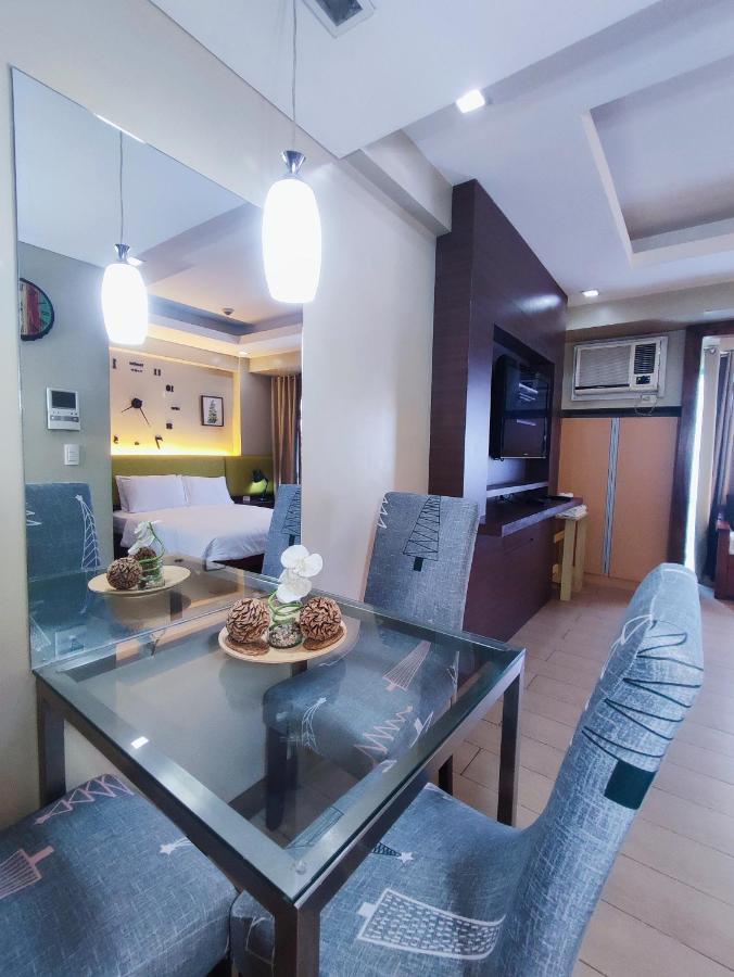 Two Palmtree Villas Newport Boulevard Near Naia 3 Pasay City Manilla Buitenkant foto